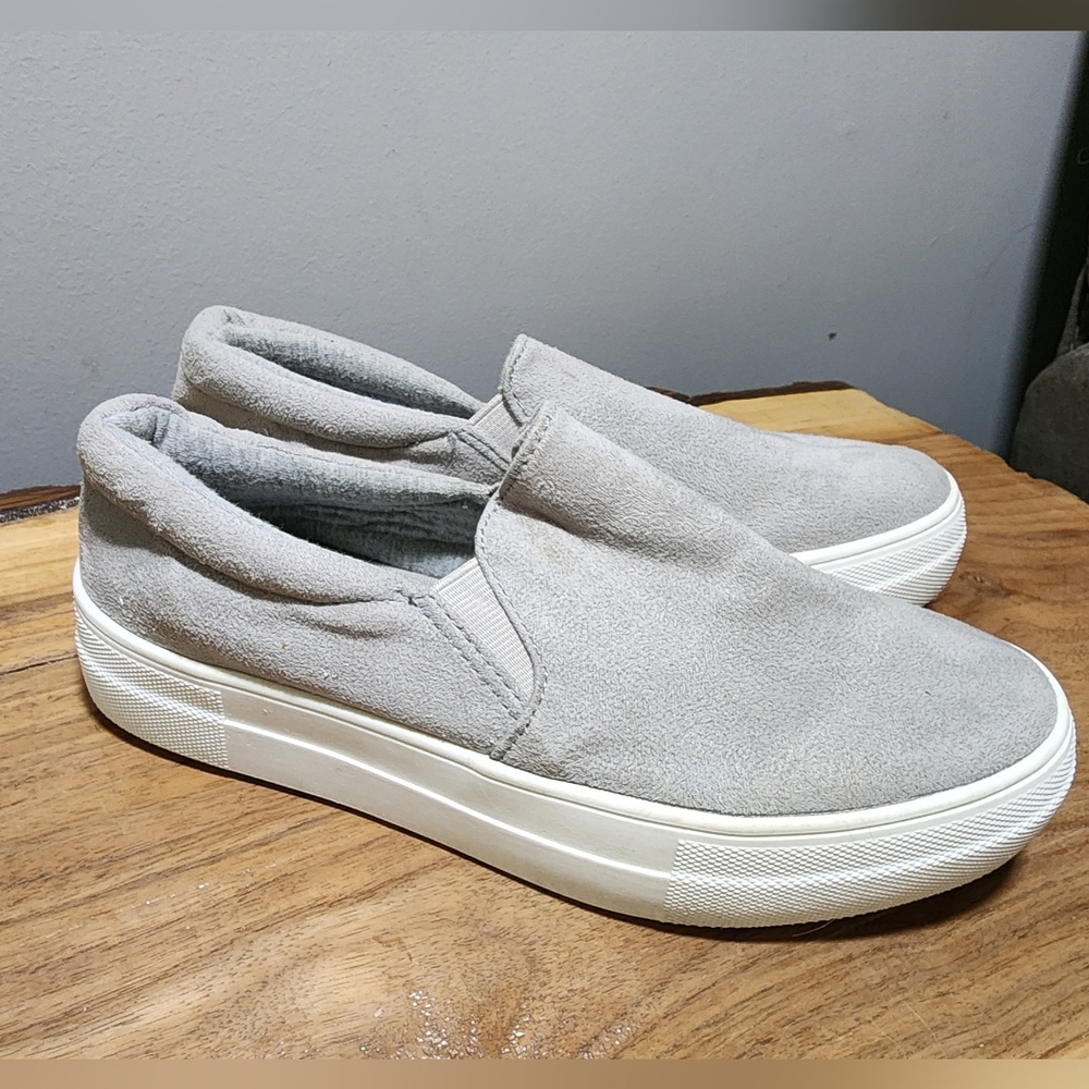 Soda Women's Grey Suede Slip on Sneakers Size 6